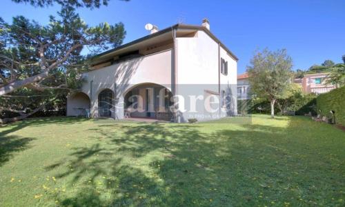 Villetta CIRO fronte mare 3 camere giardino e parcheggio