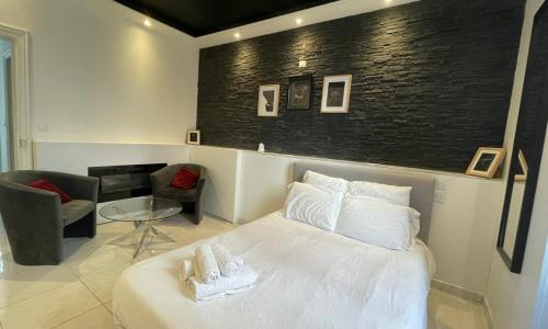 T2 à 4min de la gare à pied !