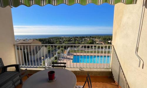 T1 bis vue mer 4 personnes piscine ouvert toute l année