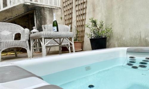 Maison 100m de la plage avec Jacuzzi