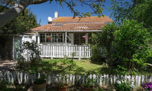 Atypical house near ARLES, Camargue