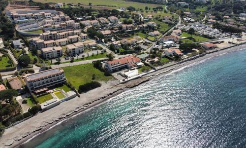 Suite et terrasse à la plage by Monarca