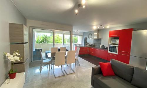 06BM Modern apartment for 4 - terrace - swimming pool - parking