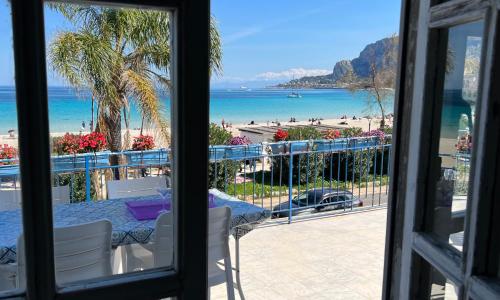 A Casa Di Vale, Relax In Front of Mondello Beach