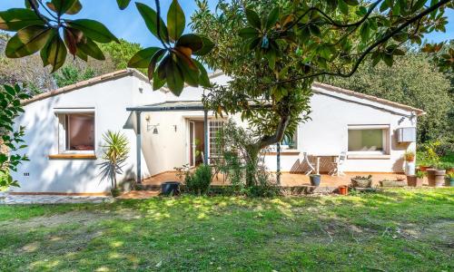 Gorgeous Home In Miramas With Wifi