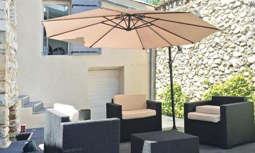 Charming stone cottage, Savoillans