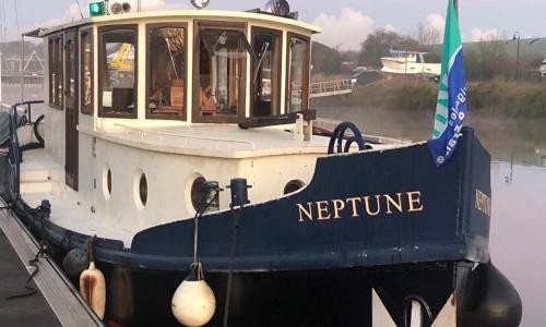 Remorqueur Péniche année 1904 tout confort sur la voie verte Camon Amiens Hortillonages