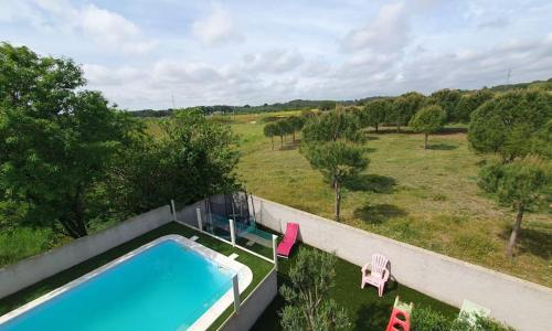 Villa sans vis-à-vis avec vue et piscine dans le Gard