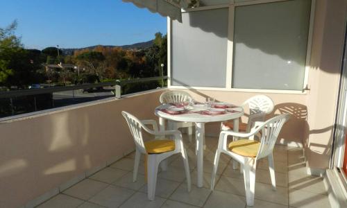 Appartement Le Lavandou, 1 pièce, 4 personnes - FR-1-251-776