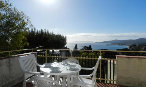 Appartement Le Lavandou, 2 pièces, 4 personnes - FR-1-251-787