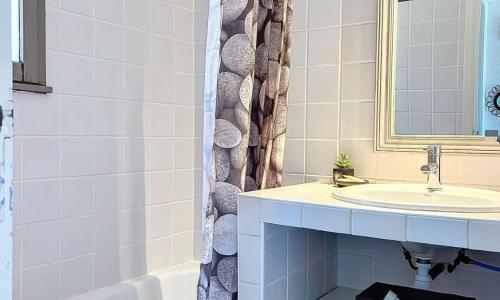 Cozy seaside cottage