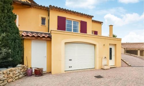 Awesome Apartment In Visan