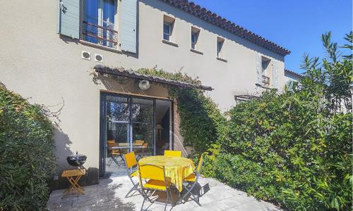 Beautiful Home In Saint-laurent-de-la-cabrerisse