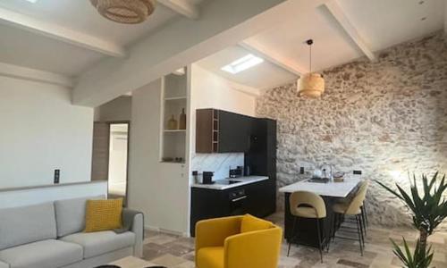 STRELIZIA - New central old Antibes for 4 AC