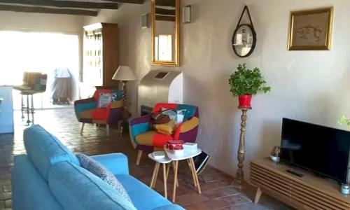 Appartement de 2 chambres avec terrasse amenagee et wifi a Courthezon