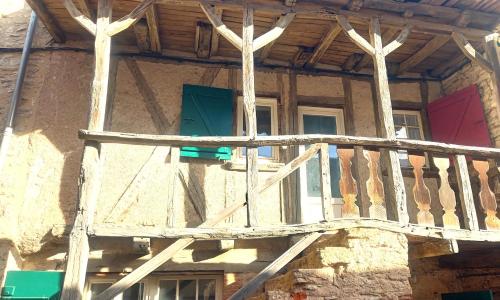 Maison médiévale avec jardin dans charmant village