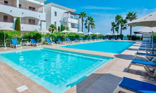 Appartement en bord de mer avec piscine