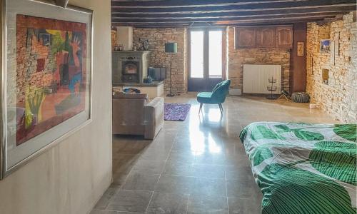 Cozy Home In Lavercantiere With Wifi