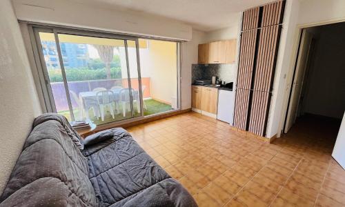 T2 ,4 couchages ,Climatisé ,Terrace ,en face d'Aqualand ,plage Rochelongue