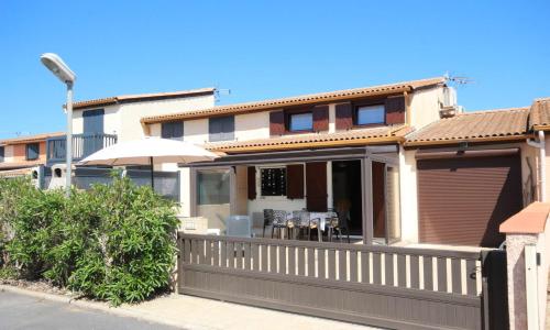 Belle villa de vacances, residence TAMARIS avec accès payant pour piscines-animations, wifi, 2 chambres climatisées 4 à 6 couchages PORTIRAGNES PLAGE LRTAMH7