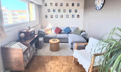 Appartement Chaleureux avec balcon et parking privé