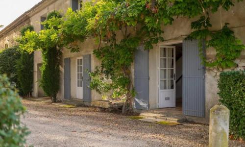 L'Olivier - Charming Proveçal Mas with Private Pool and Tennis Court