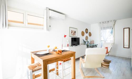 Très jolie studio HYPER CENTRE, 5m de la GARE avec TERRASSE et CLIM