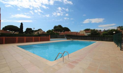 studio 4 personnes dans une residence avec piscine plus parking