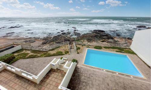 Beach Front Apartment In Les Sables-dolonne