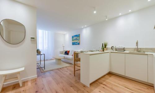 Upscale 1-Br apartment 100 meter from the Palais des Festivals
