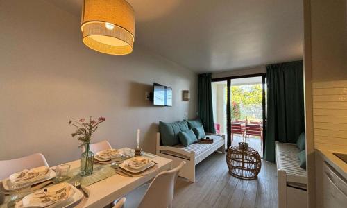 Appartement Cannes la Bocca, 1 pièce, 5 personnes - FR-1-609-100