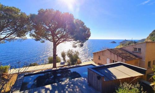 Villa à Fautea, 8 pers, piscine chauffée, pieds dans l'eau