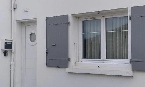 Maison de village à La Brée avec petit jardin