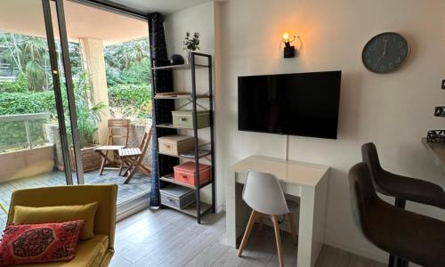 Joli Studio bord de mer avec piscine