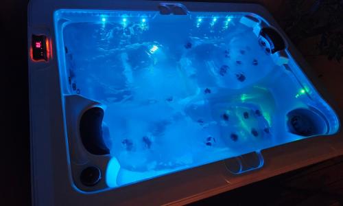 Maison 3 étoiles à 50m mer plages îles nature piscine chauffée jacuzzi privé WIFI