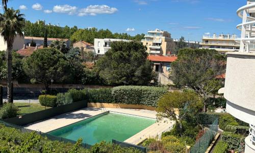 Spacious 65 m cocoon with shared pool