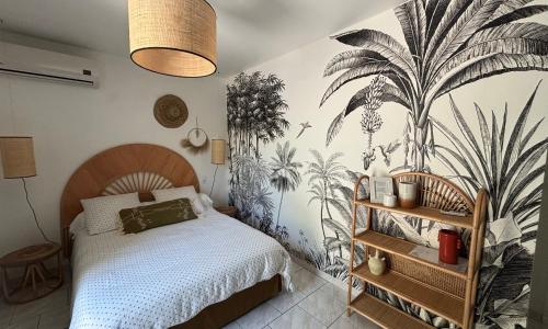 un petit coin de paradis avec piscine et parking