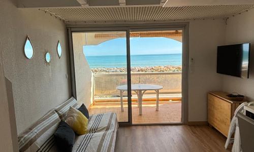 T2 vue mer, 30m de la plage et du port