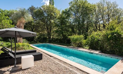 Extension maison d'architecte piscine privée