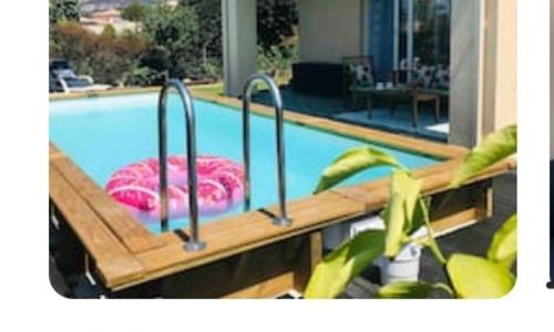 maison cosy climatisée avec piscine et jardin