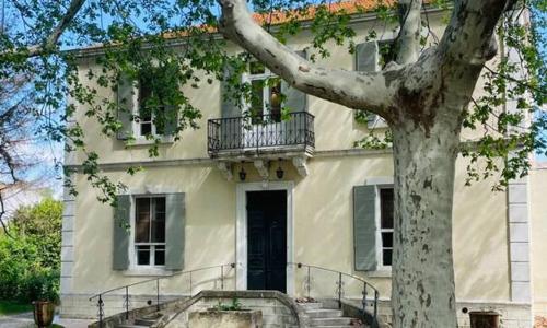 Villa entre Arles et les Alpilles avec piscine