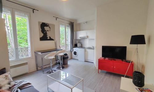 Charming Parisian studio!