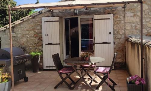 Bel appartement dans Mas Provençal à Orange