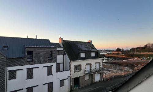 RÉF 328 - PORT-LOUIS 3 pièces au dernier étage dans maison avec jardin commun