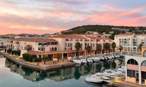 Sète climatisé 200 m plage parking