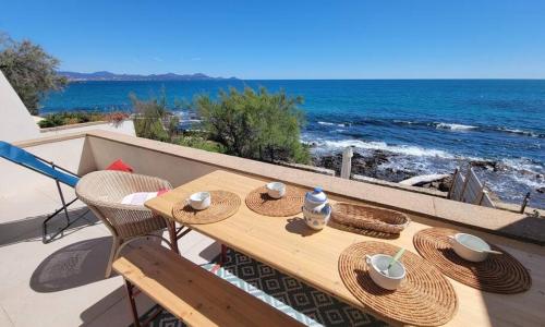 Le Cabanon, pieds dans l'eau, vue exceptionnelle