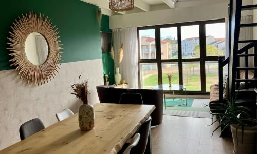 Appart vue port, proche océan