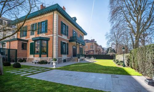 4 chambres au Chalet Clermont-Tonnerre + piscine