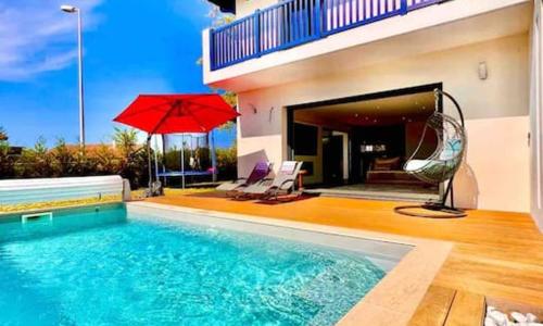 Villa contemporaine avec piscine