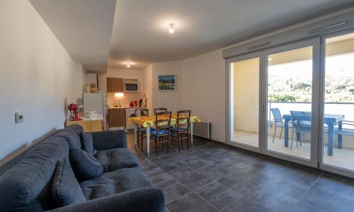 Appartement Le Lavandou, 2 pièces, 4 personnes - FR-1-677-54